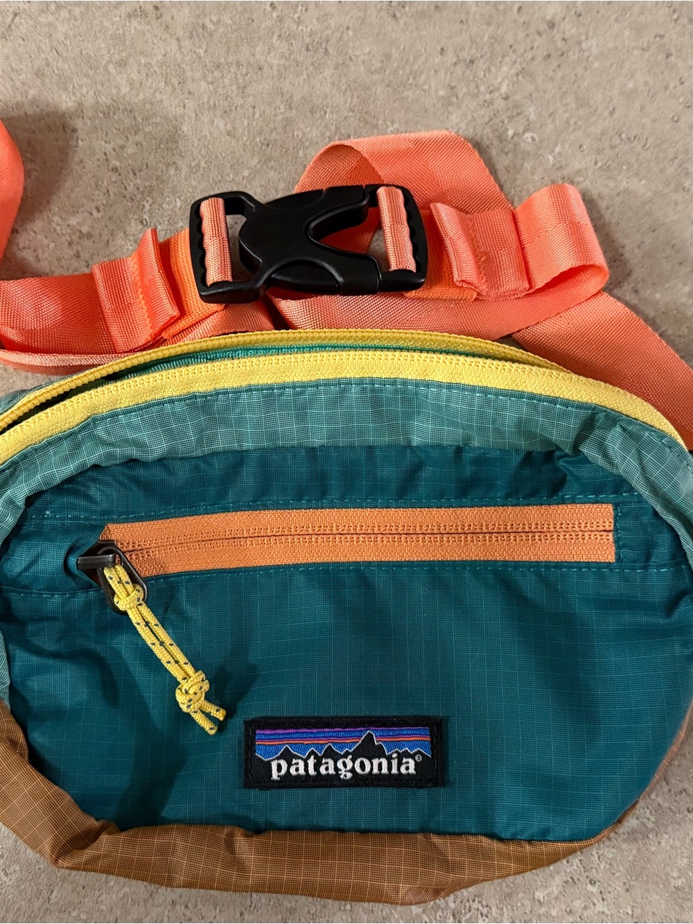 Patagonia Ultralight 1L Black Hole Mini Hip Pack. Used in good condition